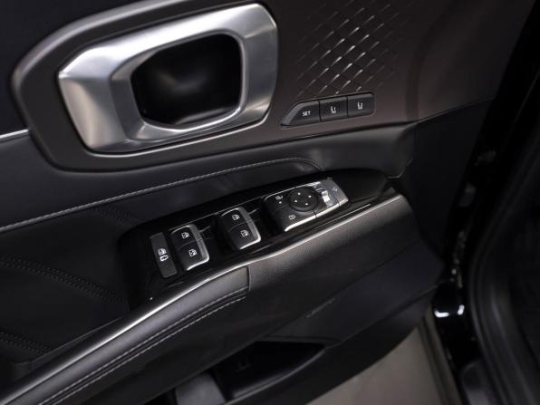 Kia Sorento IV Рестайлинг с пробегом 2024 года, цена 4 800 000 рублей, 58692 км, внедорожник, Автокод Объявления