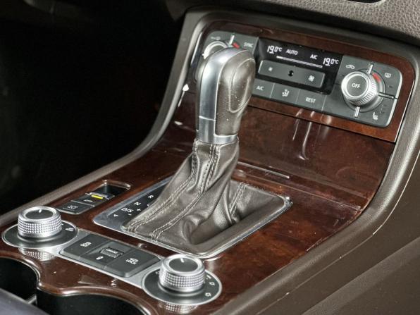Volkswagen Touareg II Рестайлинг с пробегом 2015 года, цена 2 399 000 рублей, 254469 км, внедорожник, Автокод Объявления