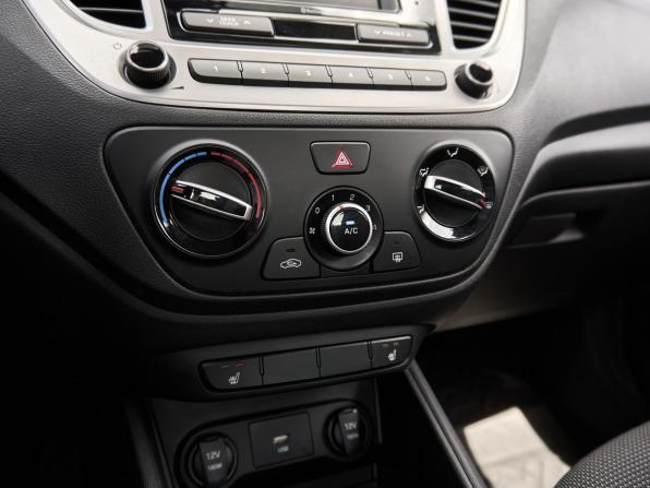 Hyundai Solaris II Рестайлинг с пробегом 2021 года, цена 1 794 000 рублей, 44838 км, седан, Автокод Объявления