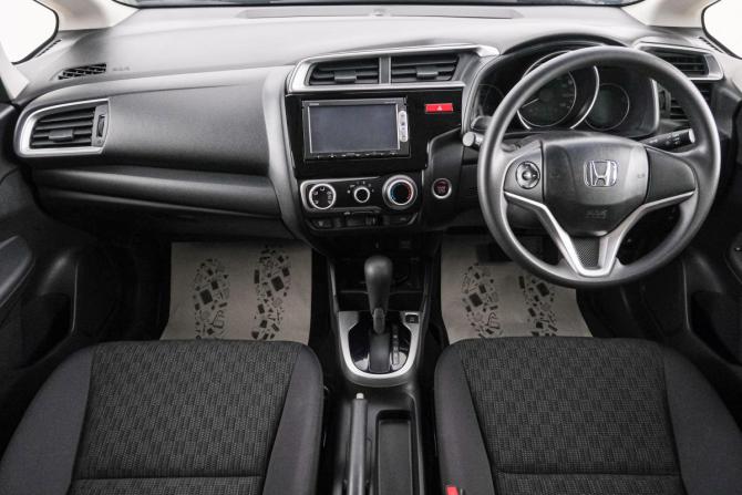 Honda Fit III с пробегом 2013 года, цена 999 000 рублей, 49825 км, хэтчбек, Автокод Объявления