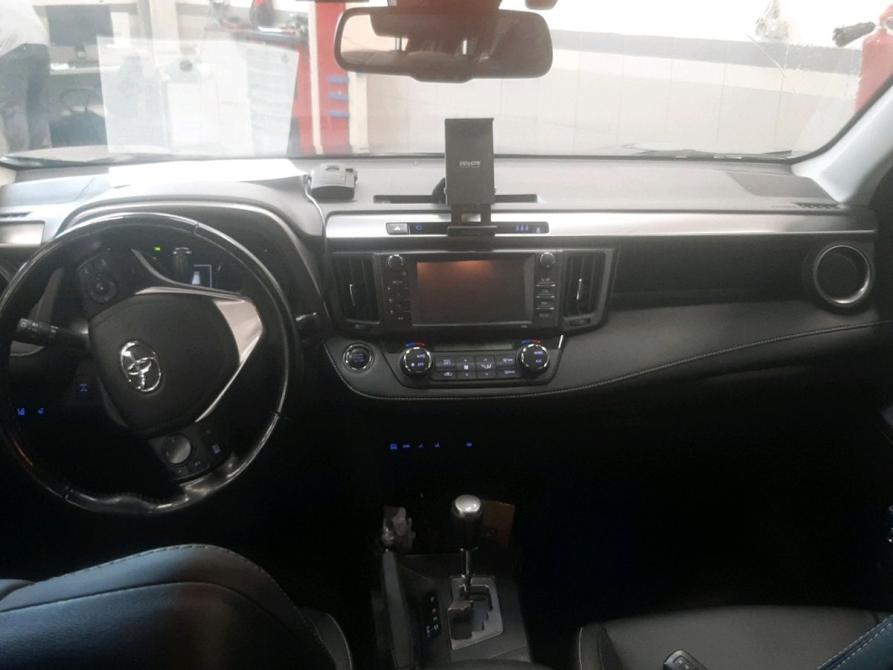 Toyota RAV4 IV (XA40) Рестайлинг Москва  - изображение 8