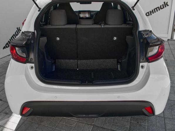 Toyota Yaris IV с пробегом 2021 года, цена 1 370 000 рублей, 66183 км, хэтчбек, Автокод Объявления