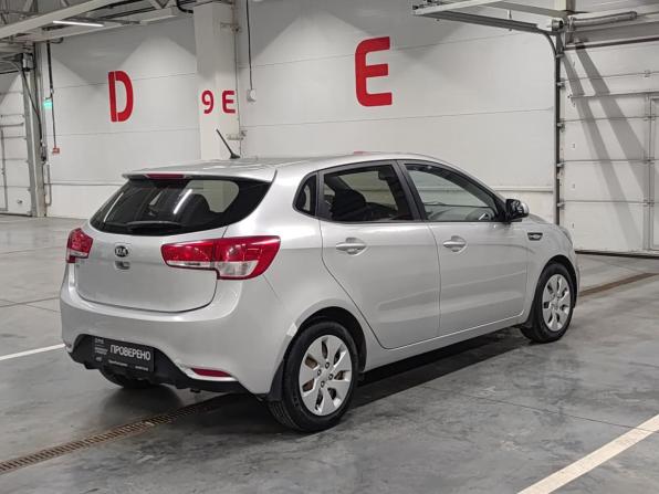 Kia Rio III Рестайлинг с пробегом 2015 года, цена 729 999 рублей, 166079 км, хэтчбек, Автокод Объявления
