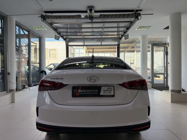 Hyundai Solaris II Рестайлинг с пробегом 2021 года, цена 1 630 000 рублей, 53250 км, седан, Автокод Объявления