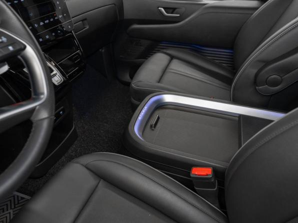 Hyundai Staria I с пробегом 2024 года, цена 5 750 000 рублей, 17350 км, минивэн, Автокод Объявления