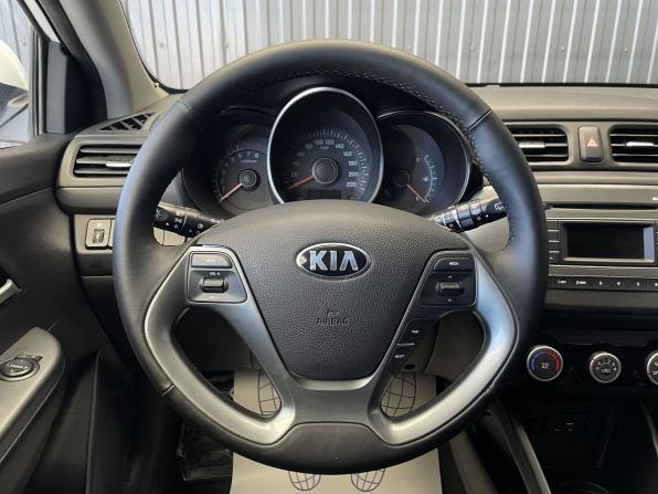 Kia Rio III Рестайлинг с пробегом 2017 года, цена 1 077 000 рублей, 126661 км, хэтчбек, Автокод Объявления
