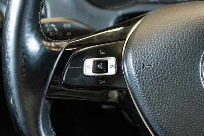Volkswagen Polo V Рестайлинг с пробегом 2016 года, цена 1 269 000 рублей, 86158 км, седан, Автокод Объявления