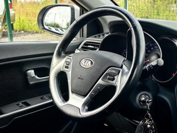 Kia Rio III Рестайлинг с пробегом 2015 года, цена 989 000 рублей, 114000 км, седан, Автокод Объявления
