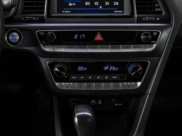 Hyundai Sonata VII (LF) Рестайлинг с пробегом 2019 года, цена 2 049 000 рублей, 71697 км, седан, Автокод Объявления