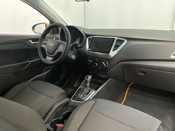 Hyundai Solaris II с пробегом 2017 года, цена 1 345 000 рублей, 48222 км, седан, Автокод Объявления
