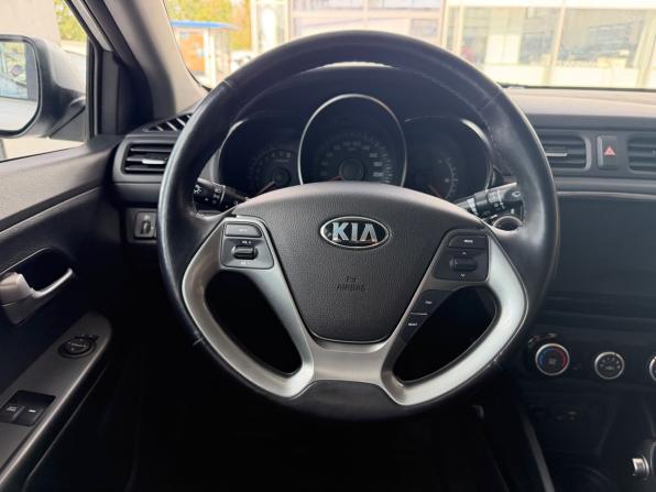 Kia Rio III Рестайлинг с пробегом 2017 года, цена 1 315 000 рублей, 83470 км, седан, Автокод Объявления