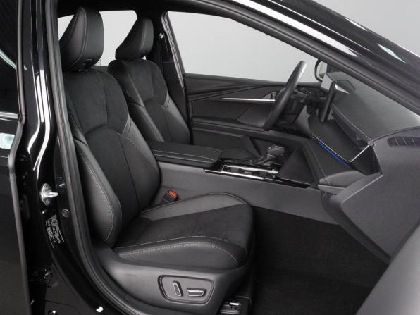 Toyota Camry IX (XV80) China Market с пробегом 2026 года, цена 4 574 000 рублей, 137 км, седан, Автокод Объявления