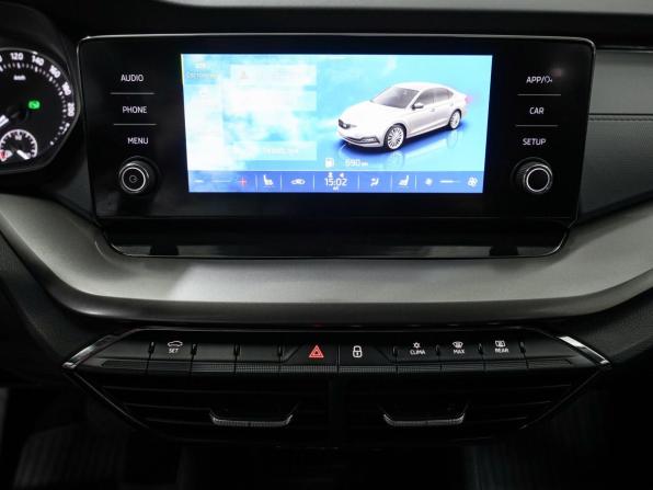 Skoda Octavia IV (A8) с пробегом 2021 года, цена 2 373 000 рублей, 52100 км, лифтбек, Автокод Объявления