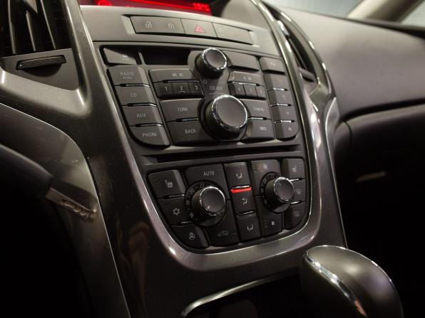 Opel Astra J Рестайлинг с пробегом 2013 года, цена 920 000 рублей, 118975 км, хэтчбек, Автокод Объявления