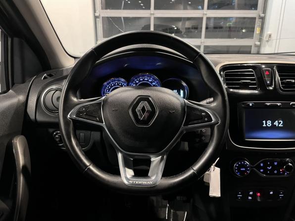 Renault Logan II Рестайлинг с пробегом 2019 года, цена 1 150 000 рублей, 116415 км, седан, Автокод Объявления