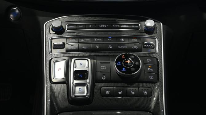 Hyundai Santa Fe IV Рестайлинг с пробегом 2023 года, цена 4 310 000 рублей, 46782 км, внедорожник, Автокод Объявления