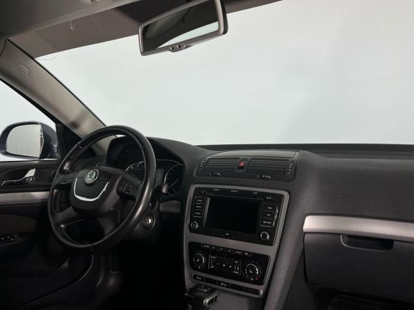 Skoda Octavia II (A5) Рестайлинг с пробегом 2011 года, цена 699 000 рублей, 253000 км, лифтбек, Автокод Объявления