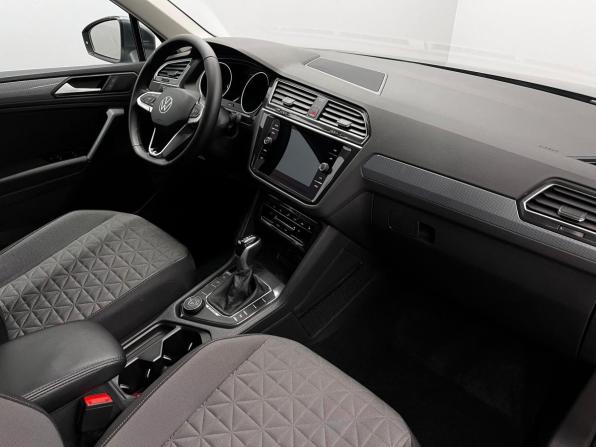 Volkswagen Tiguan II Рестайлинг с пробегом 2021 года, цена 3 747 000 рублей, 46639 км, внедорожник, Автокод Объявления