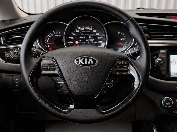 Kia Ceed II Рестайлинг с пробегом 2018 года, цена 1 647 000 рублей, 88000 км, универсал, Автокод Объявления