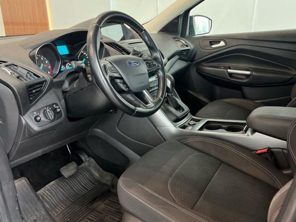 Ford Kuga II Рестайлинг с пробегом 2017 года, цена 1 640 000 рублей, 140057 км, внедорожник, Автокод Объявления