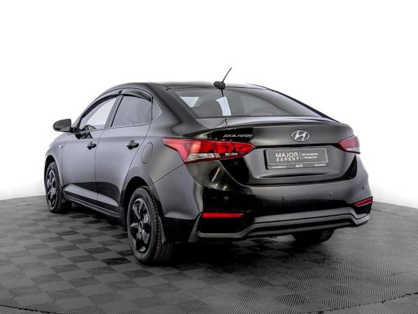 Hyundai Solaris I Рестайлинг с пробегом 2017 года, цена 1 030 000 рублей, 137985 км, седан, Автокод Объявления