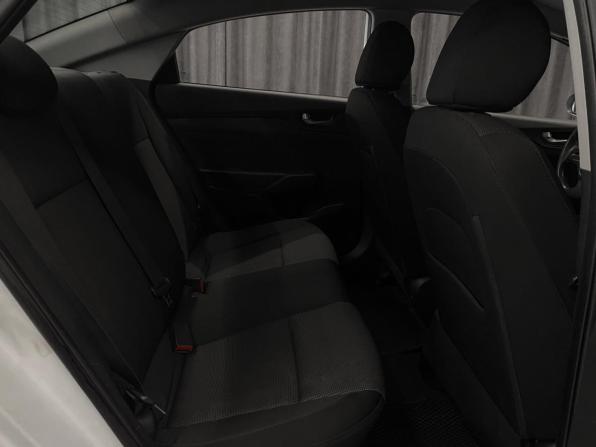 Hyundai Solaris II с пробегом 2019 года, цена 988 000 рублей, 97000 км, седан, Автокод Объявления