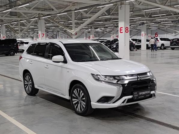 Mitsubishi Outlander III Рестайлинг 3 с пробегом 2022 года, цена 2 580 000 рублей, 69002 км, внедорожник, Автокод Объявления