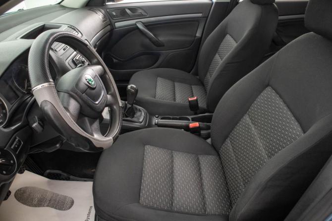 Skoda Octavia II (A5) Рестайлинг с пробегом 2009 года, цена 729 000 рублей, 202000 км, лифтбек, Автокод Объявления