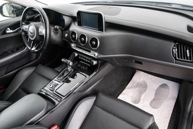 Kia Stinger I с пробегом 2018 года, цена 3 099 000 рублей, 76000 км, лифтбек, Автокод Объявления