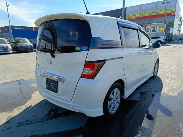 Honda Freed I с пробегом 2010 года, цена 997 000 рублей, 142477 км, компактвэн, Автокод Объявления