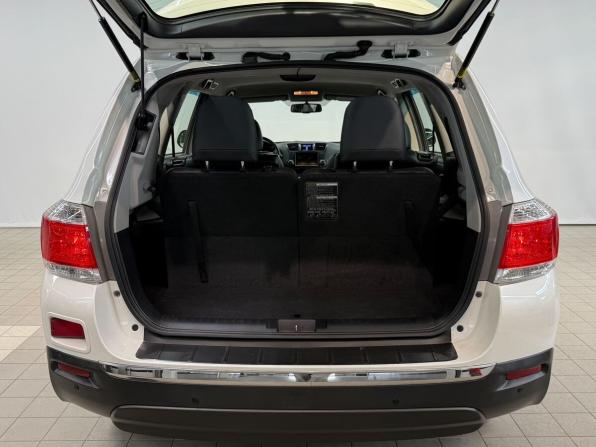 Toyota Highlander II (XU40) Рестайлинг с пробегом 2010 года, цена 2 250 000 рублей, 211876 км, внедорожник, Автокод Объявления