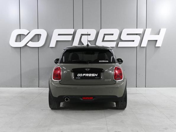 Mini Hatch III (F55/F56) Рестайлинг с пробегом 2019 года, цена 1 999 000 рублей, 109065 км, хэтчбек, Автокод Объявления