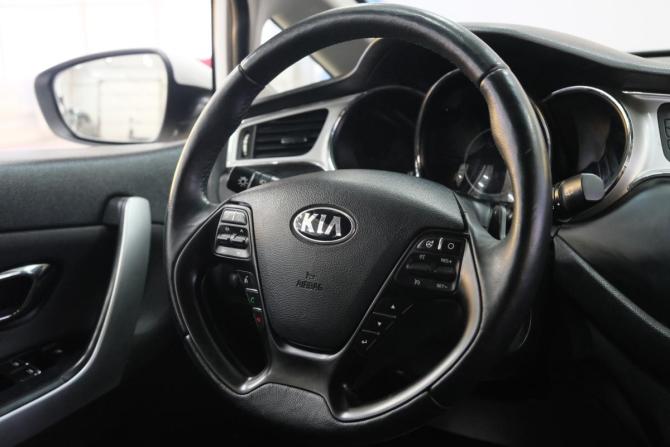 Kia Ceed II Рестайлинг с пробегом 2017 года, цена 1 299 000 рублей, 62000 км, хэтчбек, Автокод Объявления