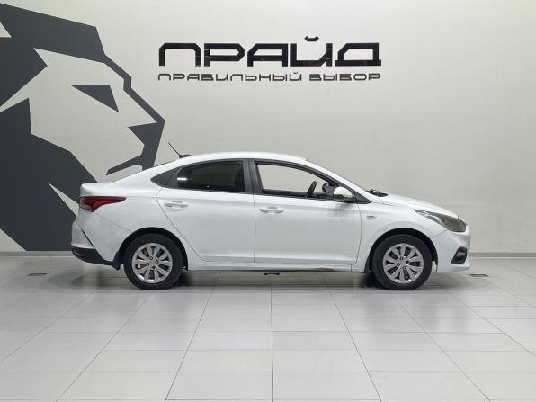 Hyundai Solaris II с пробегом 2018 года, цена 1 099 900 рублей, 130000 км, седан, Автокод Объявления