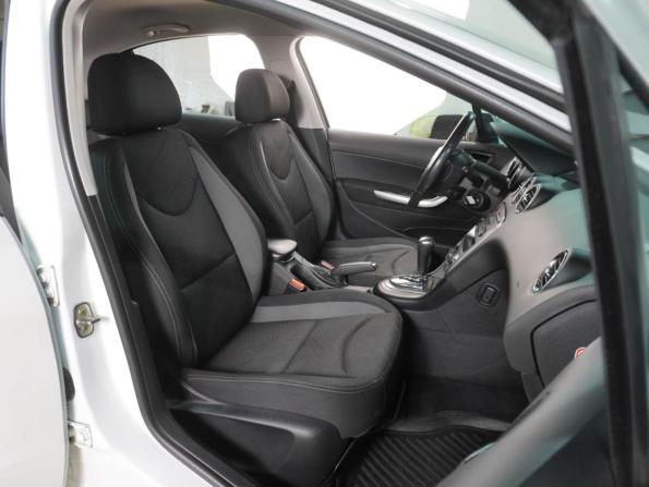 Peugeot 408 I с пробегом 2015 года, цена 949 000 рублей, 57378 км, седан, Автокод Объявления