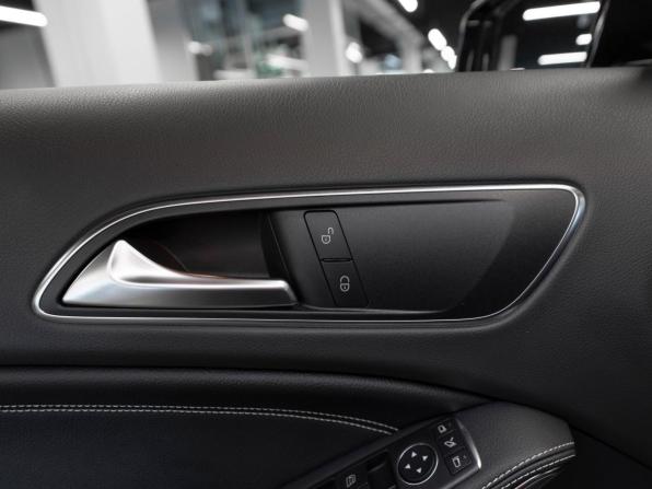 Mercedes-Benz GLA I (X156) Рестайлинг с пробегом 2018 года, цена 2 670 000 рублей, 67656 км, внедорожник, Автокод Объявления