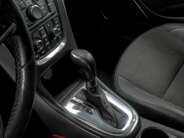 Opel Astra J с пробегом 2010 года, цена 589 900 рублей, 208000 км, универсал, Автокод Объявления