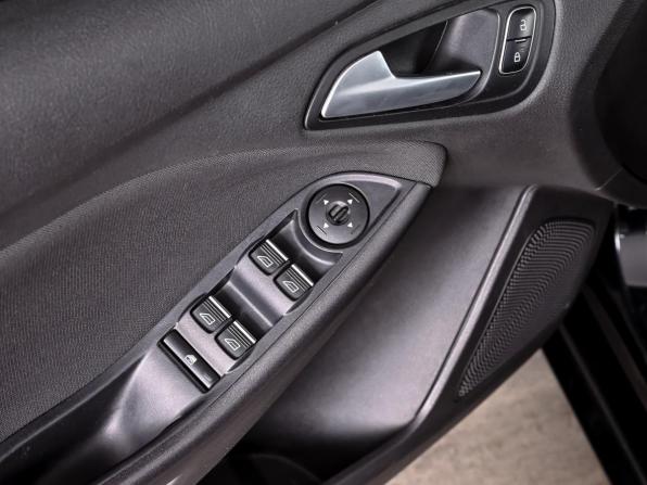 Ford Focus III Рестайлинг с пробегом 2016 года, цена 1 100 000 рублей, 89897 км, хэтчбек, Автокод Объявления