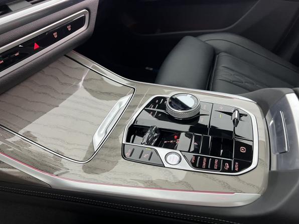 BMW X7 I (G07) Рестайлинг с пробегом 2024 года, цена 13 900 000 рублей, 17500 км, внедорожник, Автокод Объявления