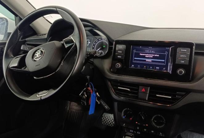 Skoda Rapid II с пробегом 2021 года, цена 1 600 000 рублей, 99181 км, лифтбек, Автокод Объявления
