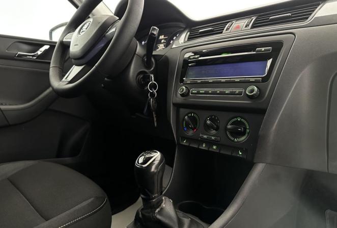 Skoda Rapid I с пробегом 2014 года, цена 705 000 рублей, 263372 км, лифтбек, Автокод Объявления