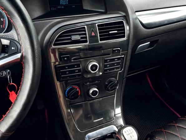 Brilliance V5 I с пробегом 2015 года, цена 575 000 рублей, 170277 км, внедорожник, Автокод Объявления