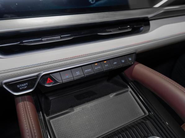 Geely Xingyue L I Рестайлинг с пробегом 2024 года, цена 3 495 000 рублей, 21164 км, внедорожник, Автокод Объявления