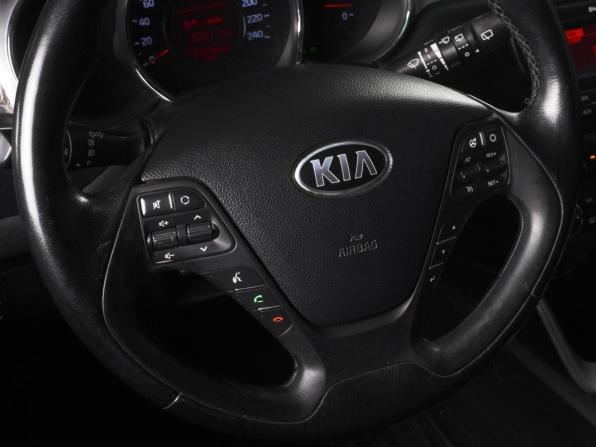 Kia Ceed II с пробегом 2012 года, цена 949 000 рублей, 215799 км, хэтчбек, Автокод Объявления