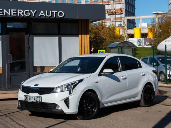 Kia Rio IV Рестайлинг с пробегом 2020 года, цена 1 469 000 рублей, 134673 км, седан, Автокод Объявления