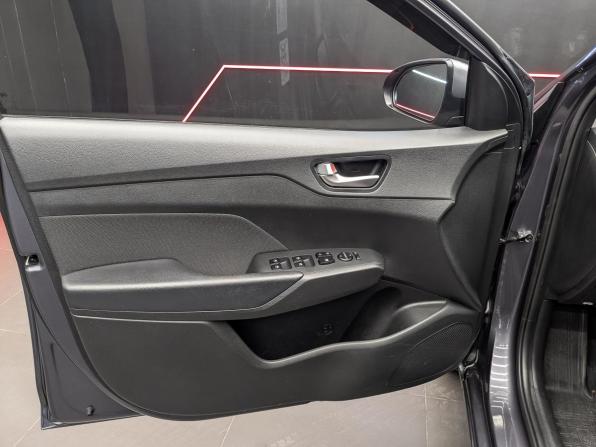 Hyundai Solaris II Рестайлинг с пробегом 2022 года, цена 1 750 000 рублей, 46145 км, седан, Автокод Объявления