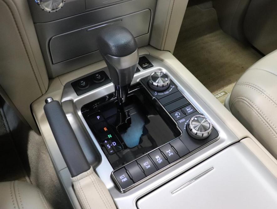 Toyota Land Cruiser 200 Series Рестайлинг 2 Санкт-Петербург  - изображение 30