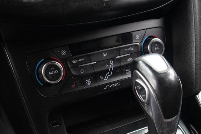 Ford Focus III Рестайлинг с пробегом 2015 года, цена 1 279 000 рублей, 175998 км, хэтчбек, Автокод Объявления