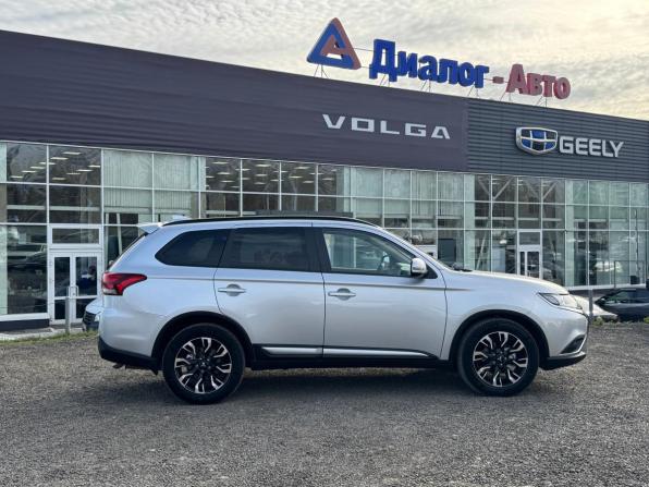 Mitsubishi Outlander III Рестайлинг 3 с пробегом 2021 года, цена 2 410 000 рублей, 151139 км, внедорожник, Автокод Объявления