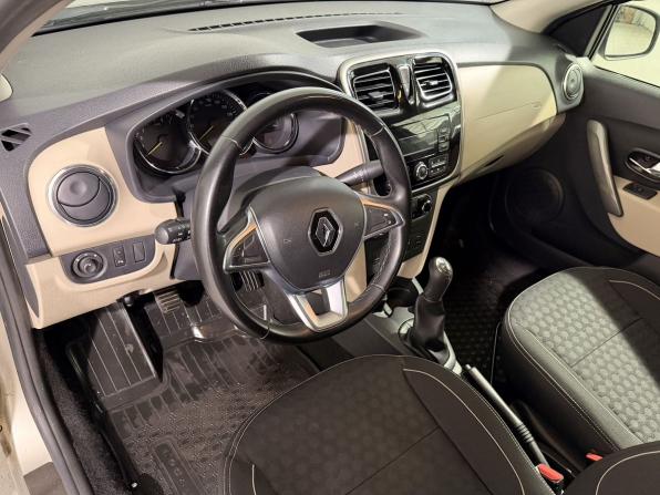 Renault Logan II Рестайлинг с пробегом 2018 года, цена 979 800 рублей, 160000 км, седан, Автокод Объявления